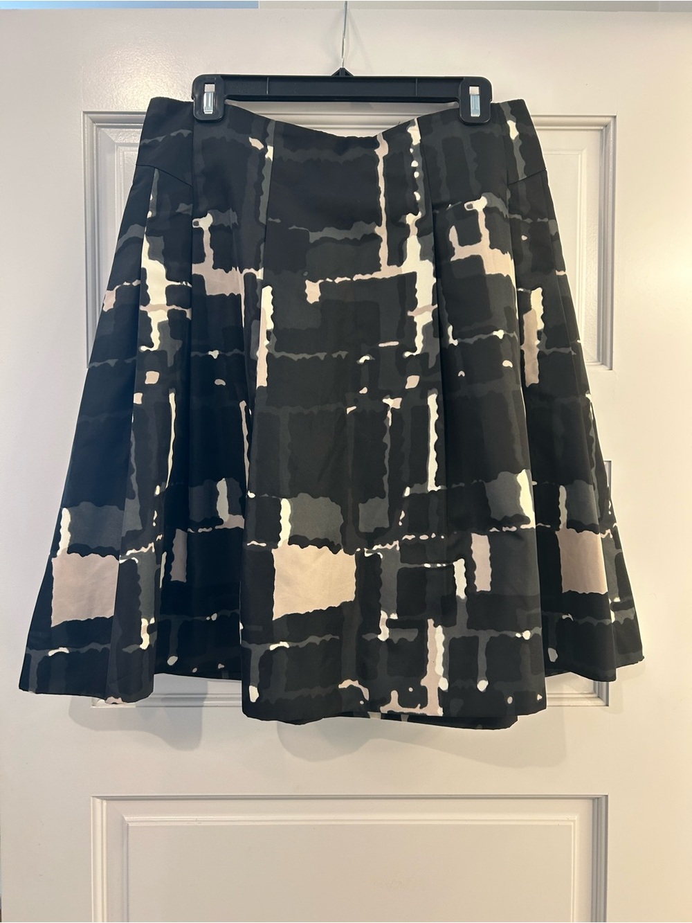 Express Desing Studio Black and Cream A-Line Graphic Skirt